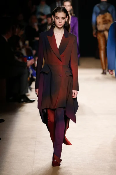Look 46